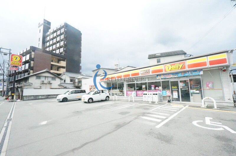 コンビニ　デイリーヤマザキ平野加美南店（コンビニ）まで231m