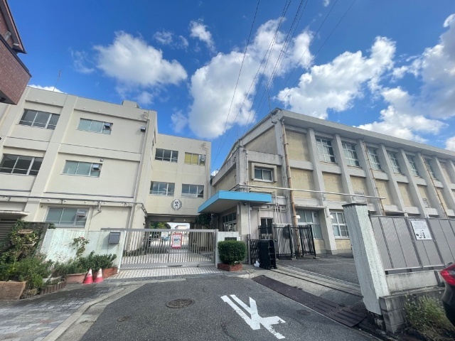 小学校　名古屋市立吹上小学校（小学校）まで289m