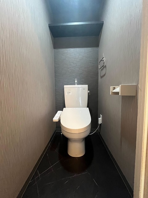 トイレ　同物件、別号室のものです。