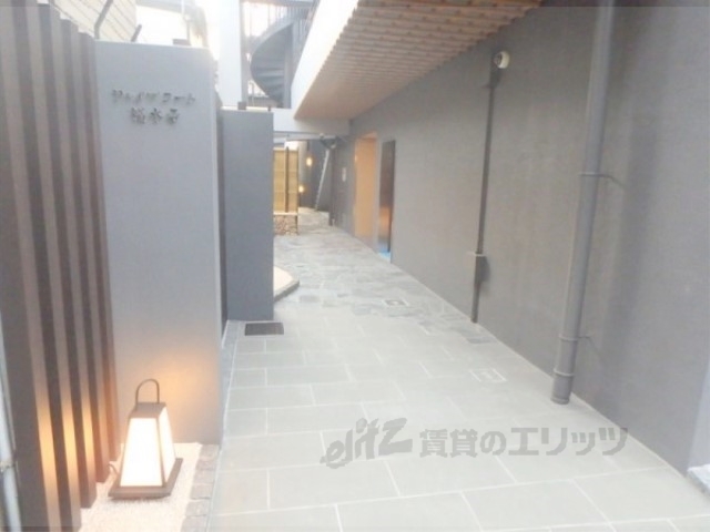 エントランス　出入口