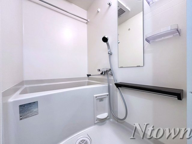 バス・シャワールーム　落ち着いた空間のお風呂です