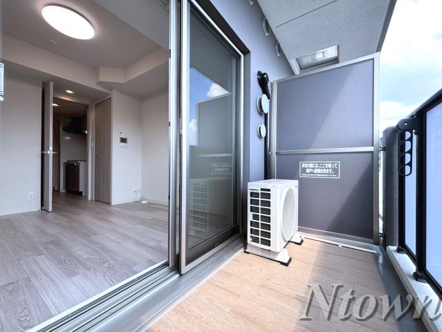 バルコニー　開放的で明るい空間を演出してくれるバルコニーです