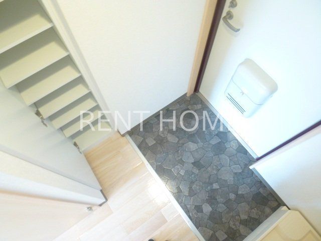 玄関　シューズボックスあります