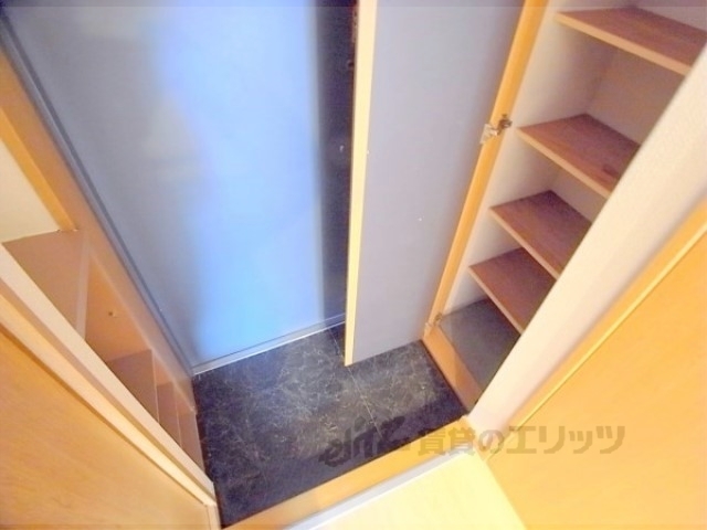 玄関　シューズボックスが備えられています。