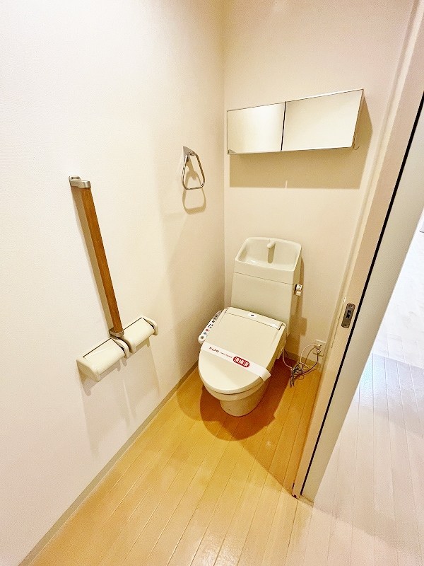 トイレ　★温水洗浄便座★
