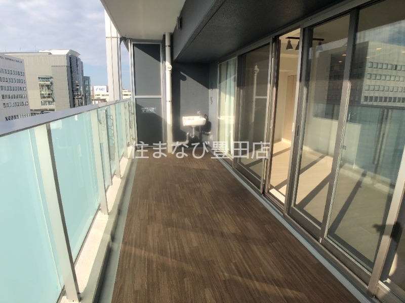 バルコニー　同型別部屋写真