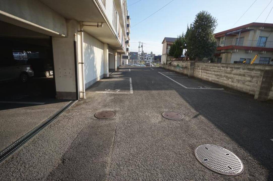 駐車場　駐車場