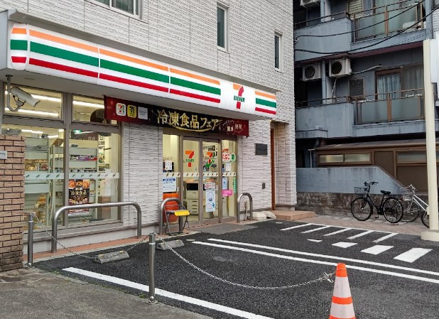 コンビニ　セブン－イレブン品川南大井１丁目店（コンビニ）まで165m