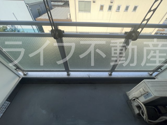 バルコニー　陽当たり良好なバルコニーです
