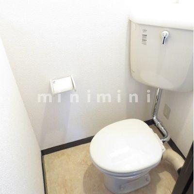 トイレ　※写真は別号室のものですので現状優先させていただきます。