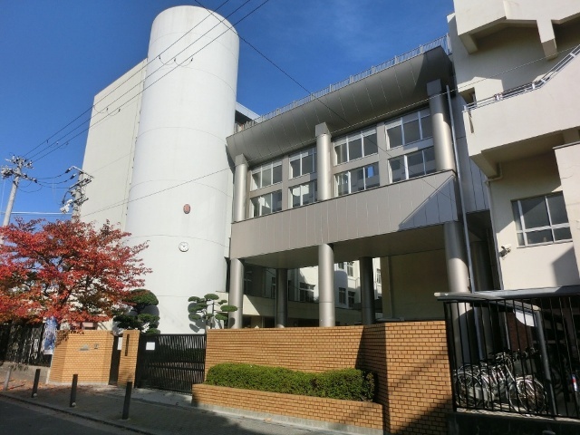 中学校　大阪市立玉津中学校（中学校）まで637m