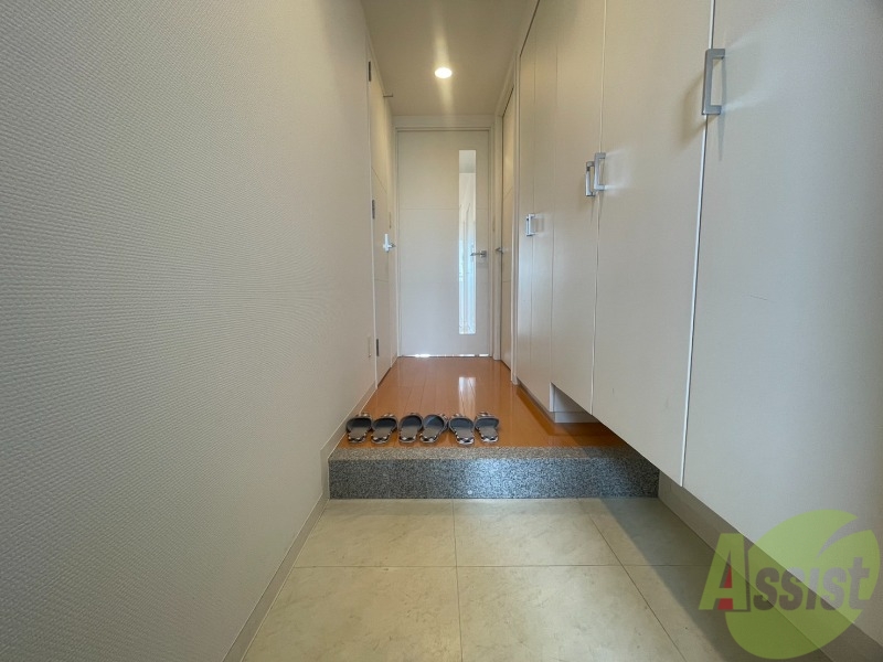 玄関　玄関です。白を基調としていて清潔感があります！