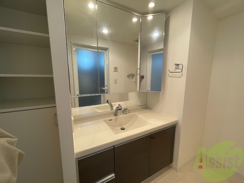 洗面設備　こちらに洗面台があります。朝の洗顔はこちらで。