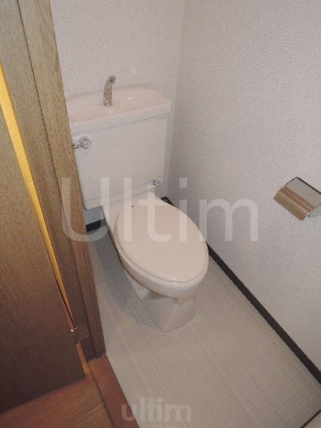 トイレ　※別のお部屋のお写真です。御参考までに。