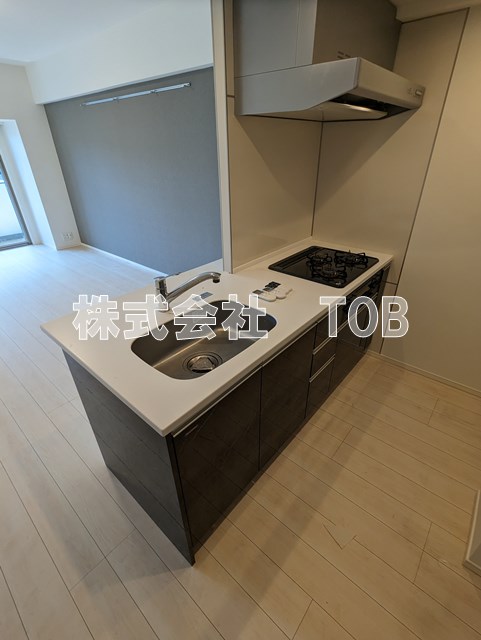 キッチン　3口ガスコンログリル付き※クリーニング中の撮影※