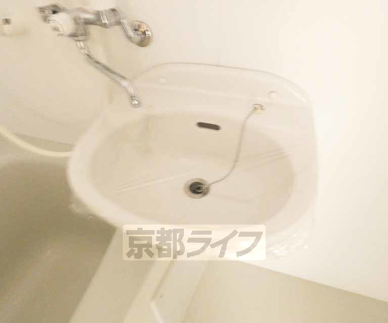 洗面設備　洗面台付きです。