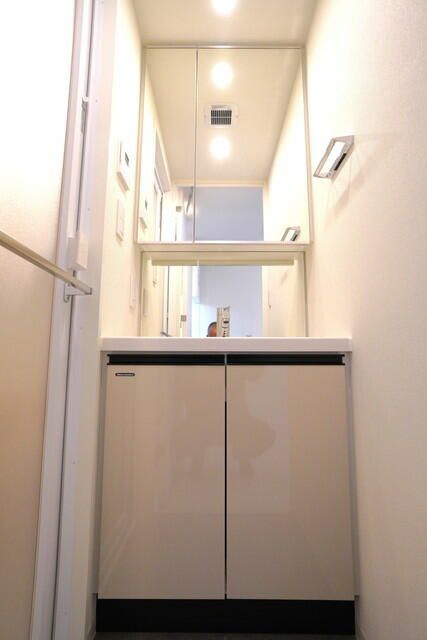 洗面設備　脱衣スペースもあります