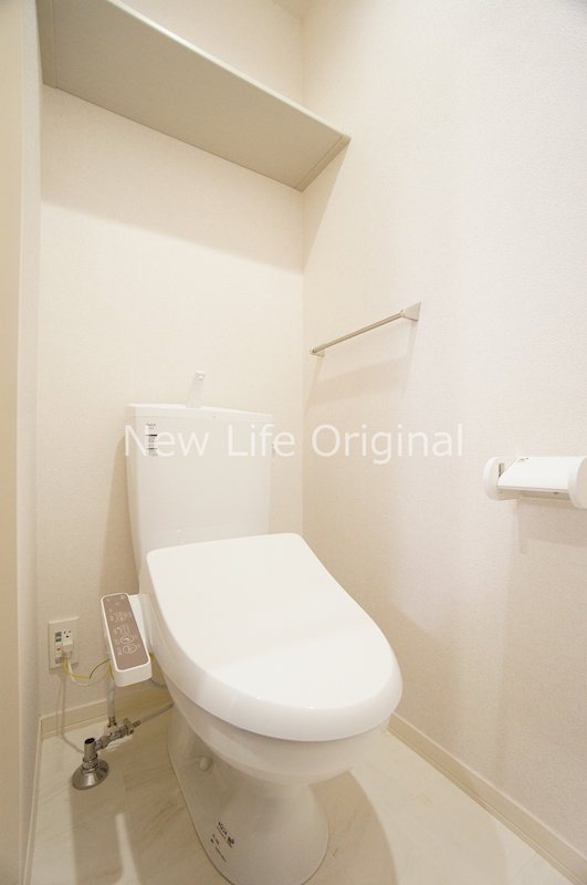 トイレ　温水洗浄機能付き♪