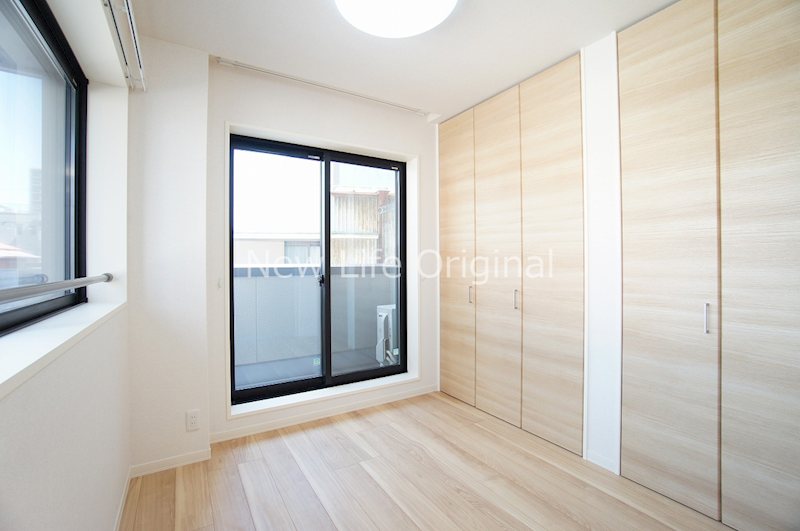 その他部屋・スペース　3.7帖の小さめの洋室です♪エアコンはつけられません。