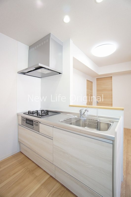 キッチン　グリル付3口ガスコンロ付のシステムキッチンです♪