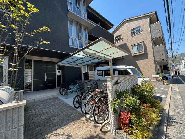 駐車場　ロビー