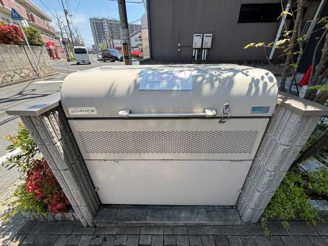 ロビー　駐車場