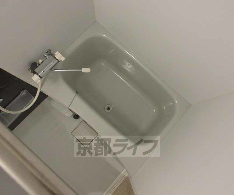 バス・シャワールーム　ゆったりバスルームです！