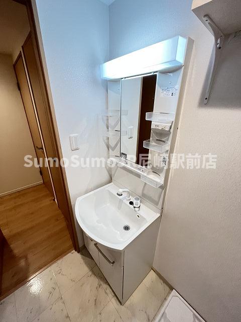 洗面設備　広い洗面スペース