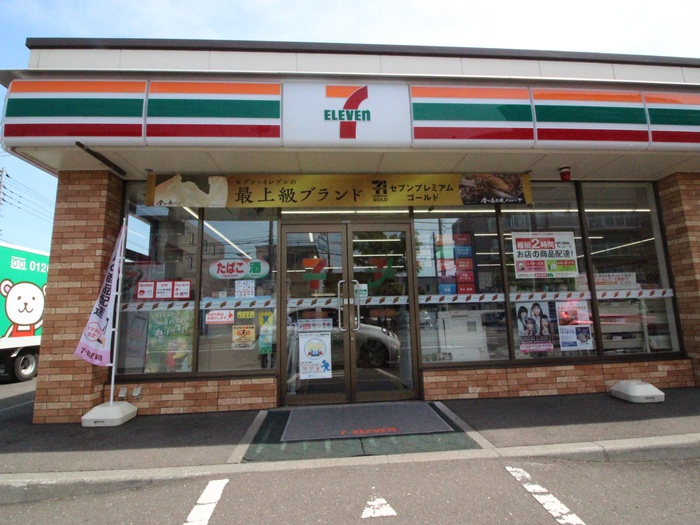 コンビニ　セブンイレブン（コンビニ）まで420m