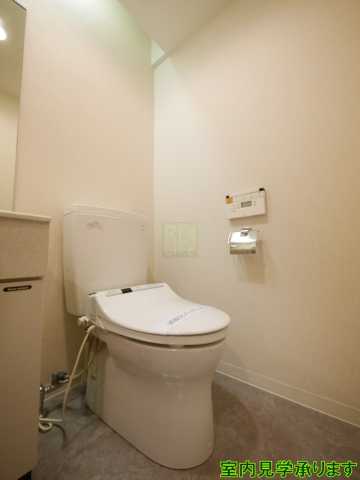 トイレ　写真は別階層のものになります