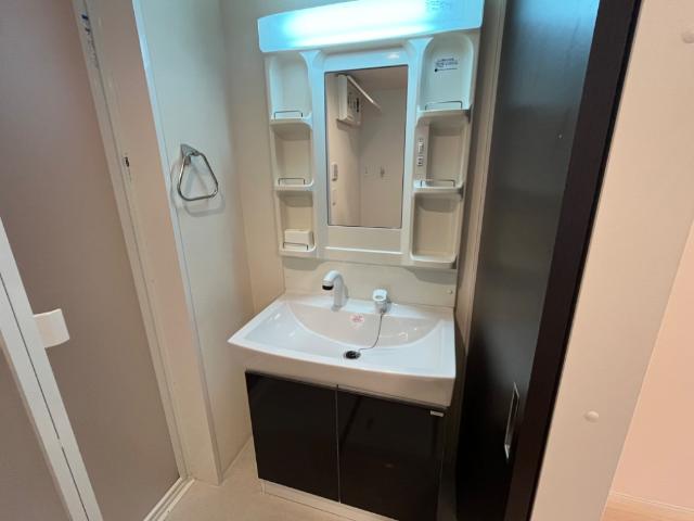 洗面設備　洗髪洗面化粧台