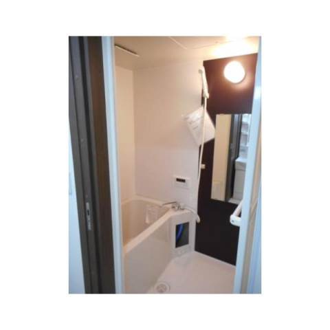 バス・シャワールーム　ルミエール　エタンセル　ドゥーの風呂