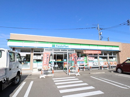 コンビニ　ファミリーマート（コンビニ）まで706m