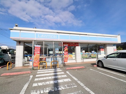 コンビニ　ローソン（コンビニ）まで907m