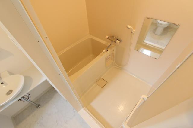 バス・シャワールーム　ゆっくりお風呂に入りたいですね。