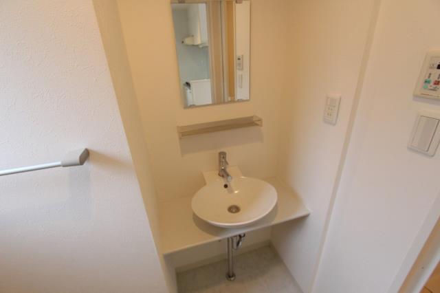 洗面設備　朝便利ですよ。