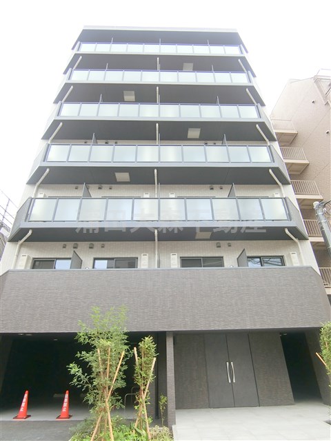 建物外観　2020年7月築　RC鉄筋コンクリート造地上7階建て1K 1