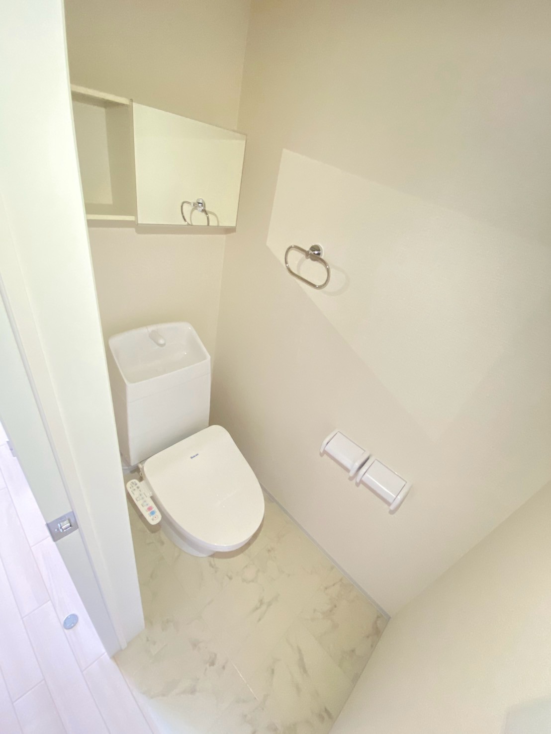 トイレ　※同タイプの写真となります。