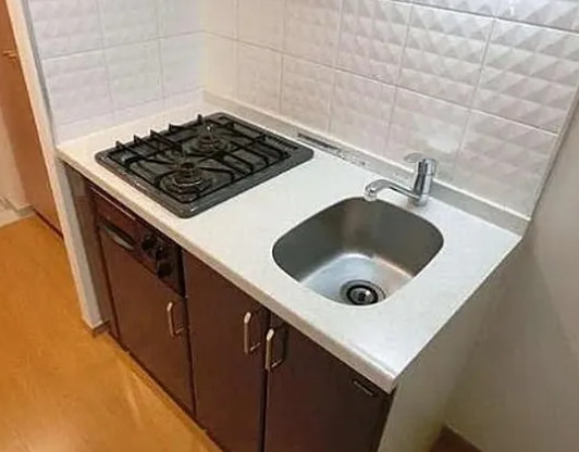 キッチン　別部屋の写真を使用しております。