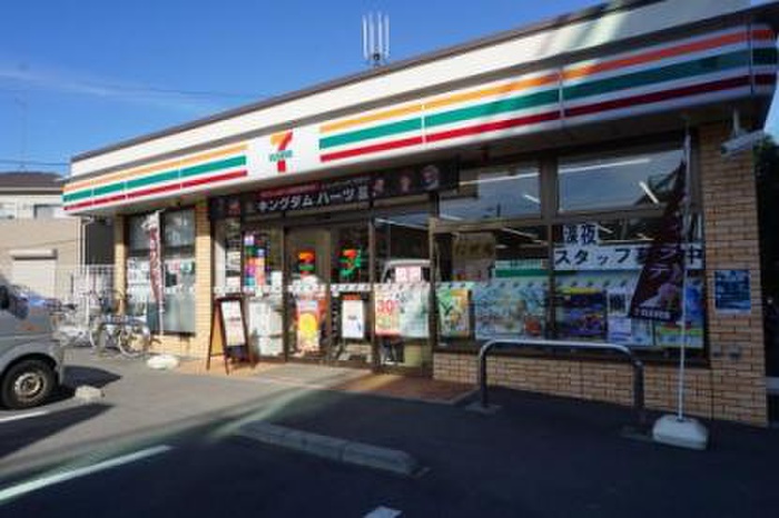 コンビニ　セブンイレブン横浜東川島町店（コンビニ）まで207m