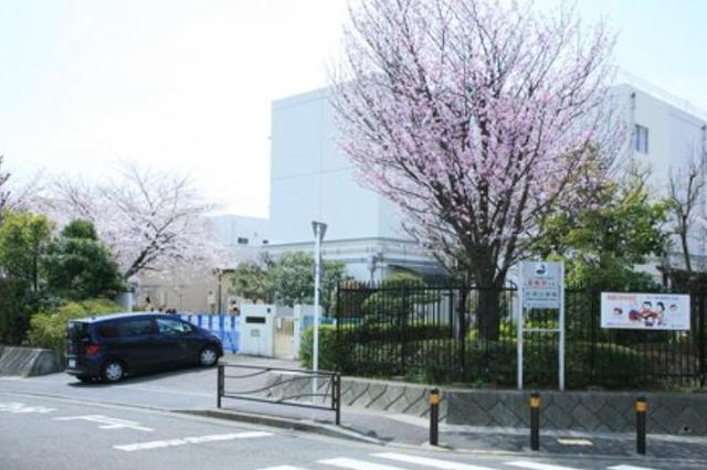 小学校　川崎市立片平小学校（小学校）まで782m