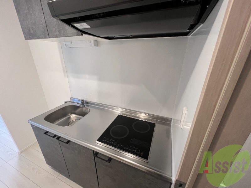 キッチン　キッチンは、システムキッチンです。調理台も広いです