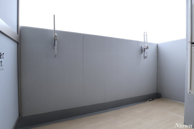 バルコニー　お洗濯にも便利なバルコニー付き