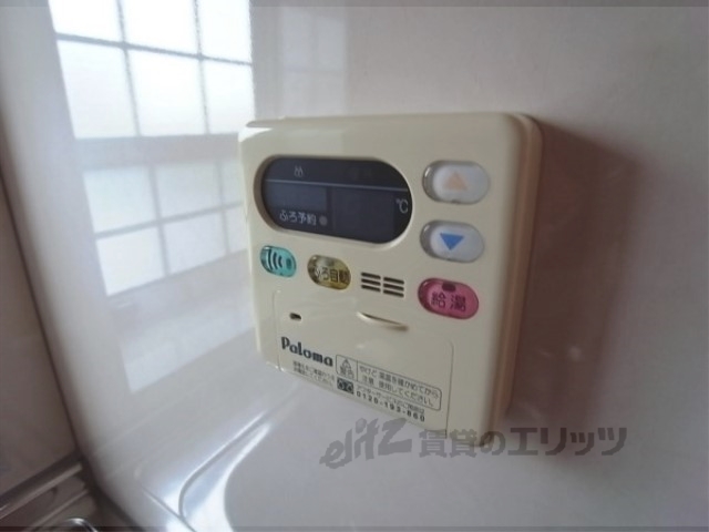 その他設備　給湯器リモコン