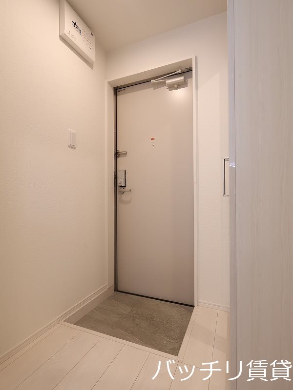 玄関　同室タイプ掲載の為現況を優先します。