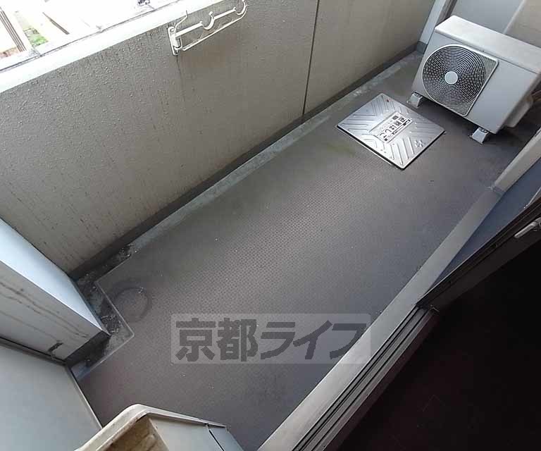 バルコニー　日当たりの良いバルコニー。