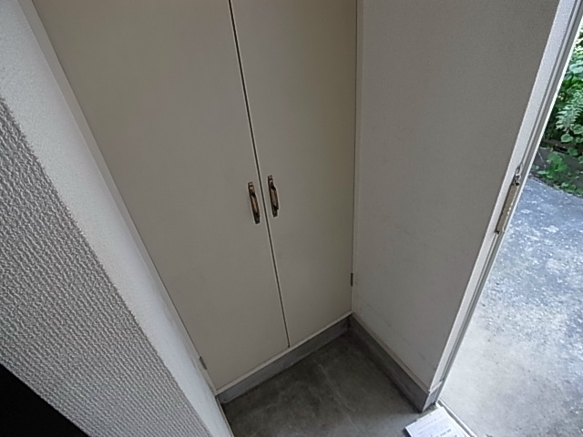 玄関　同仕様別部屋