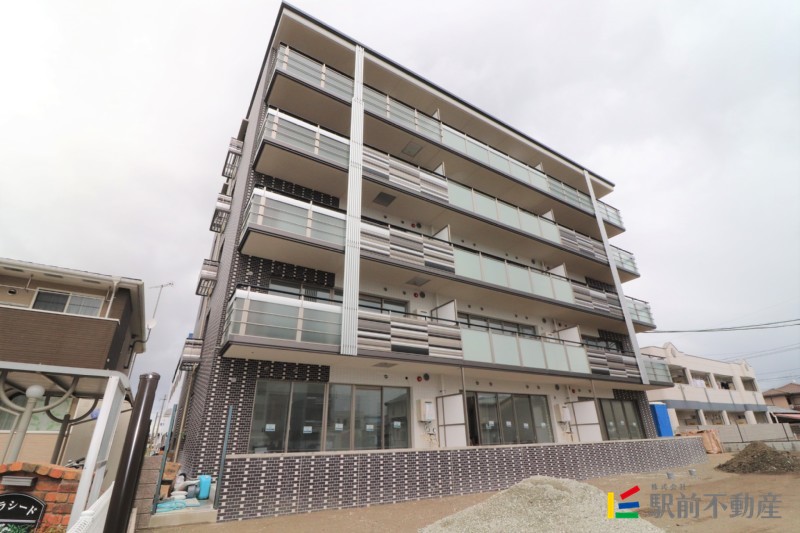 建物外観　建築中