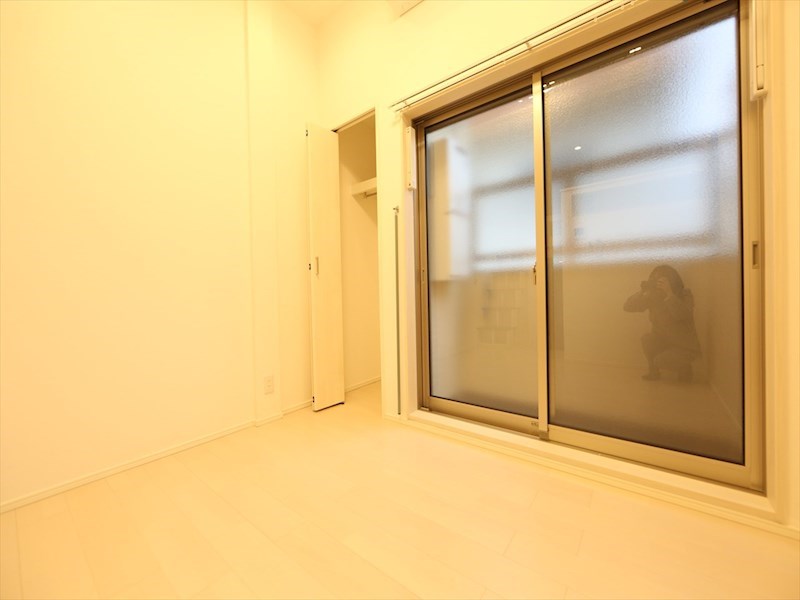 バルコニー　洋室5.5帖　ロフト5.4帖（収納にも寝室にも使えます）