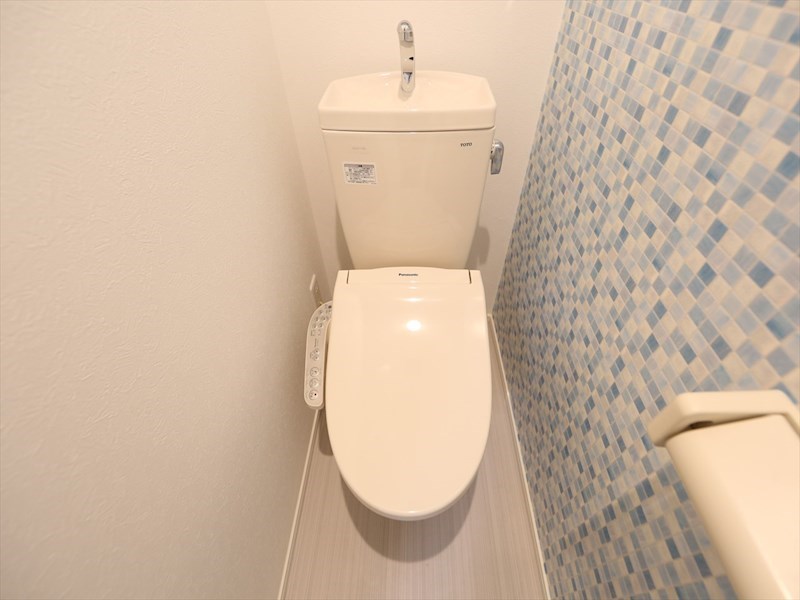 トイレ　温水洗浄暖房便座付トイレ